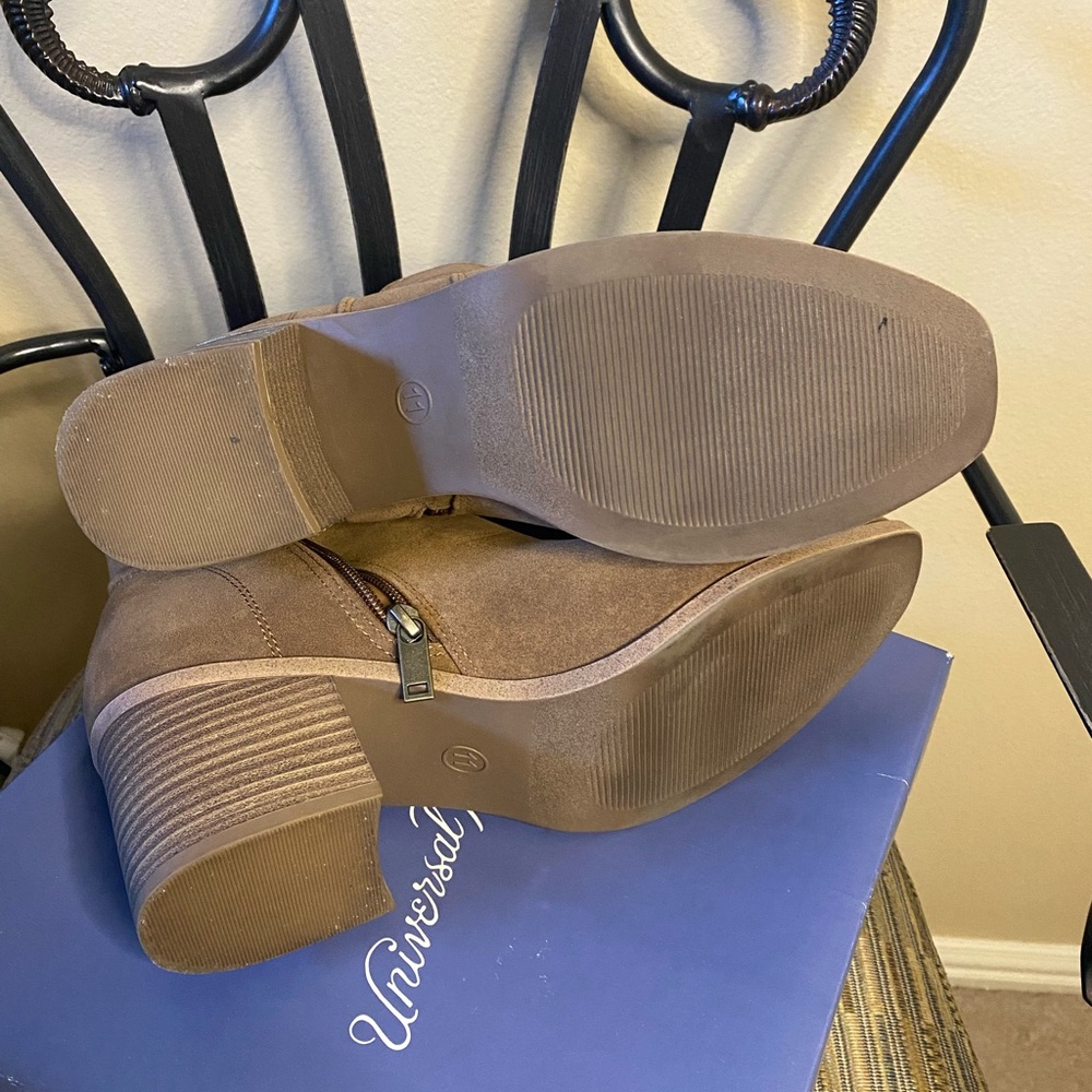 Universal Thread booties - tan - Picture 5 of 6